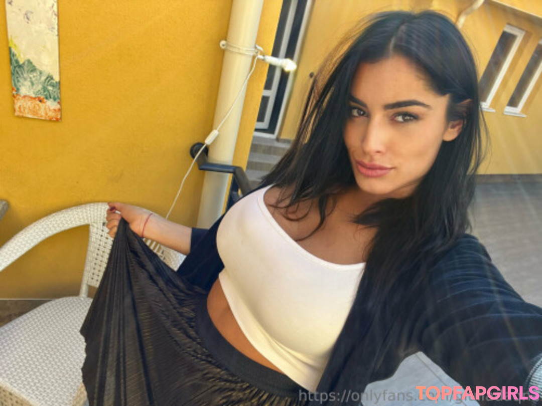 Photo nue de fuite OnlyFans de Giulia Daqna #35