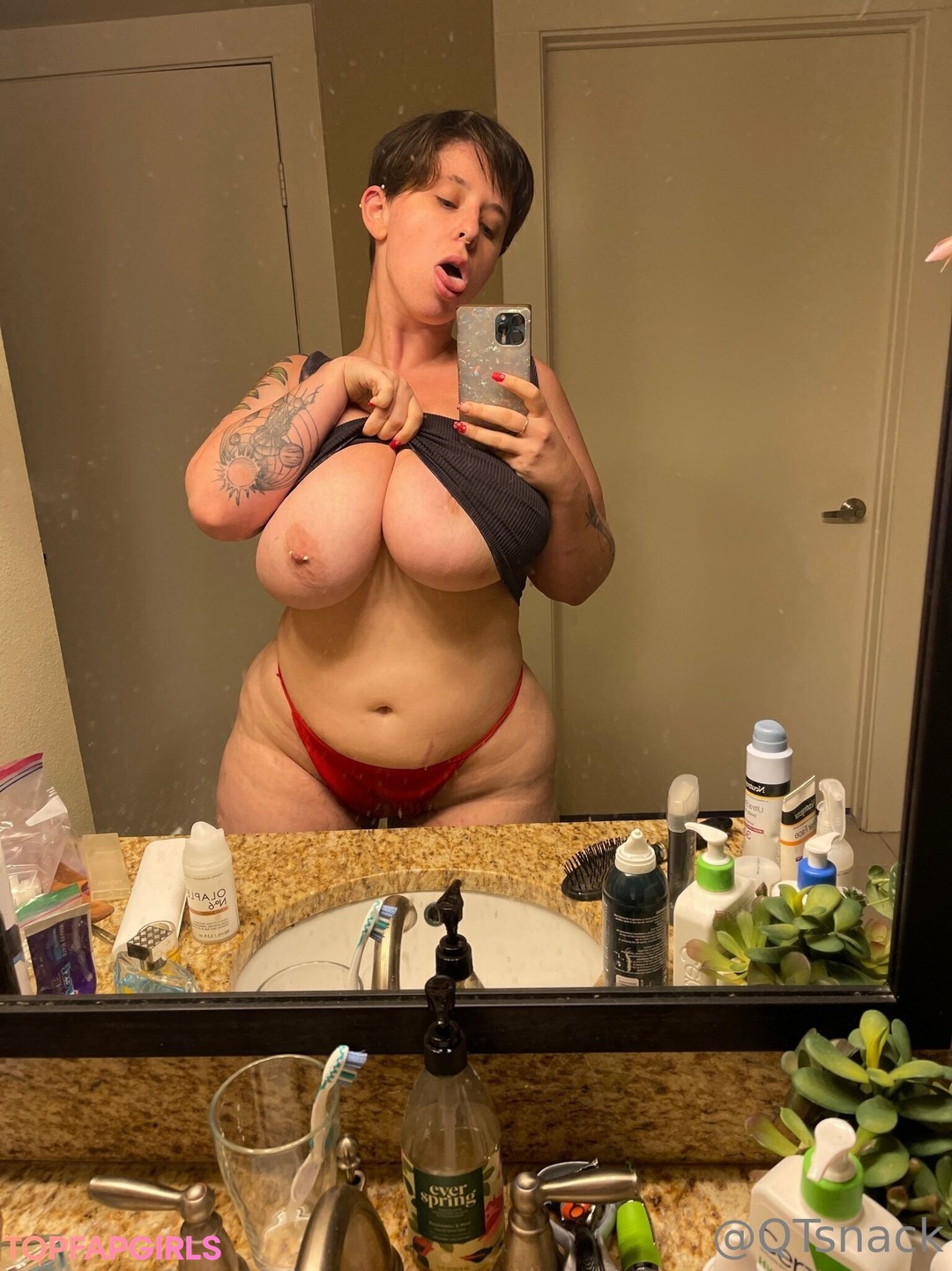 Photo nue de fuite OnlyFans de Qtsnack #712