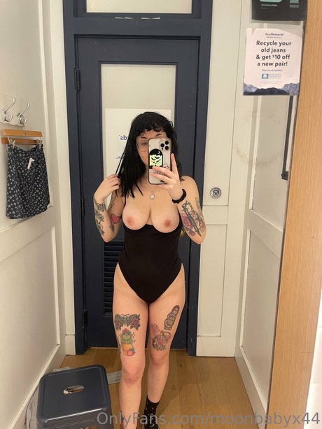 Moonbabyx44