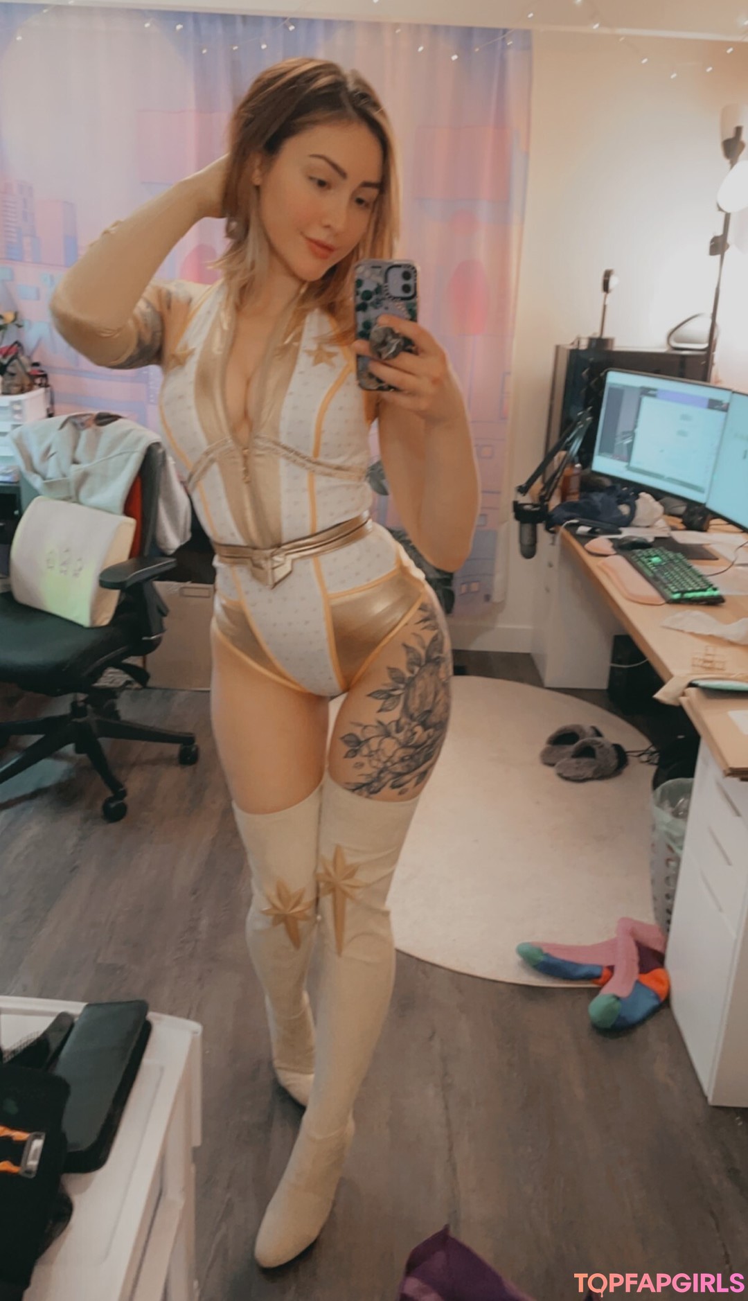 Photo nue de fuite OnlyFans de Luxlo #1007