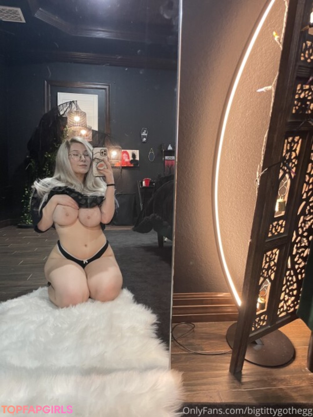 Photo nue de fuite OnlyFans de Big Titty Goth Egg #317