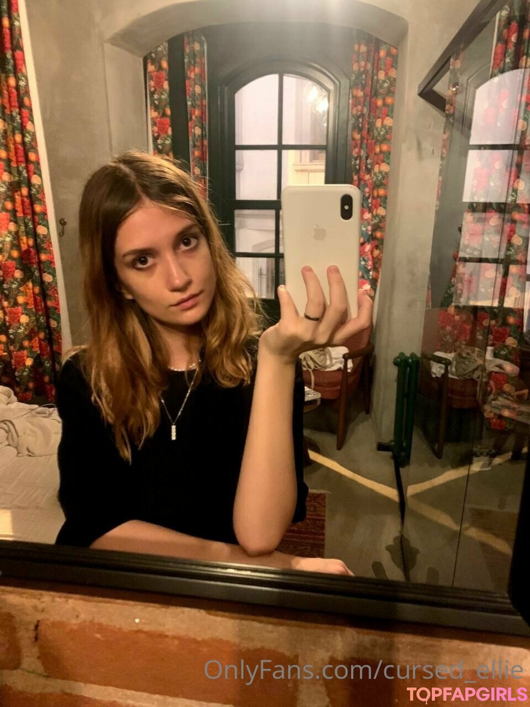 Photo nue de fuite OnlyFans de Cursed Ellie #196