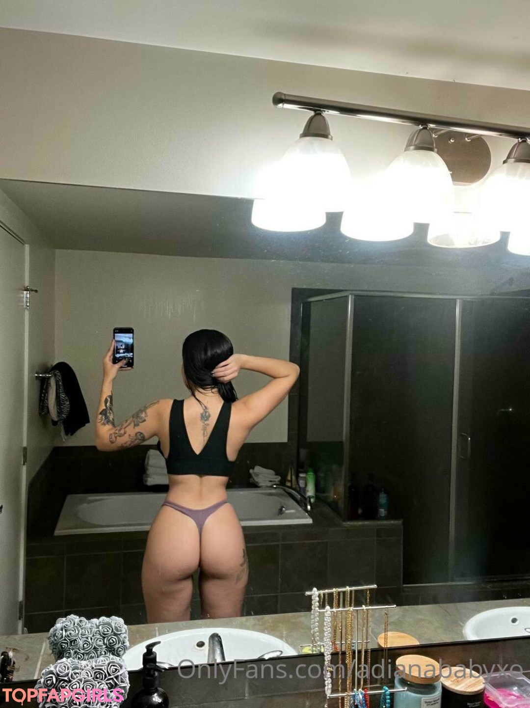 Photo nue de fuite OnlyFans de Adianababyxo #18