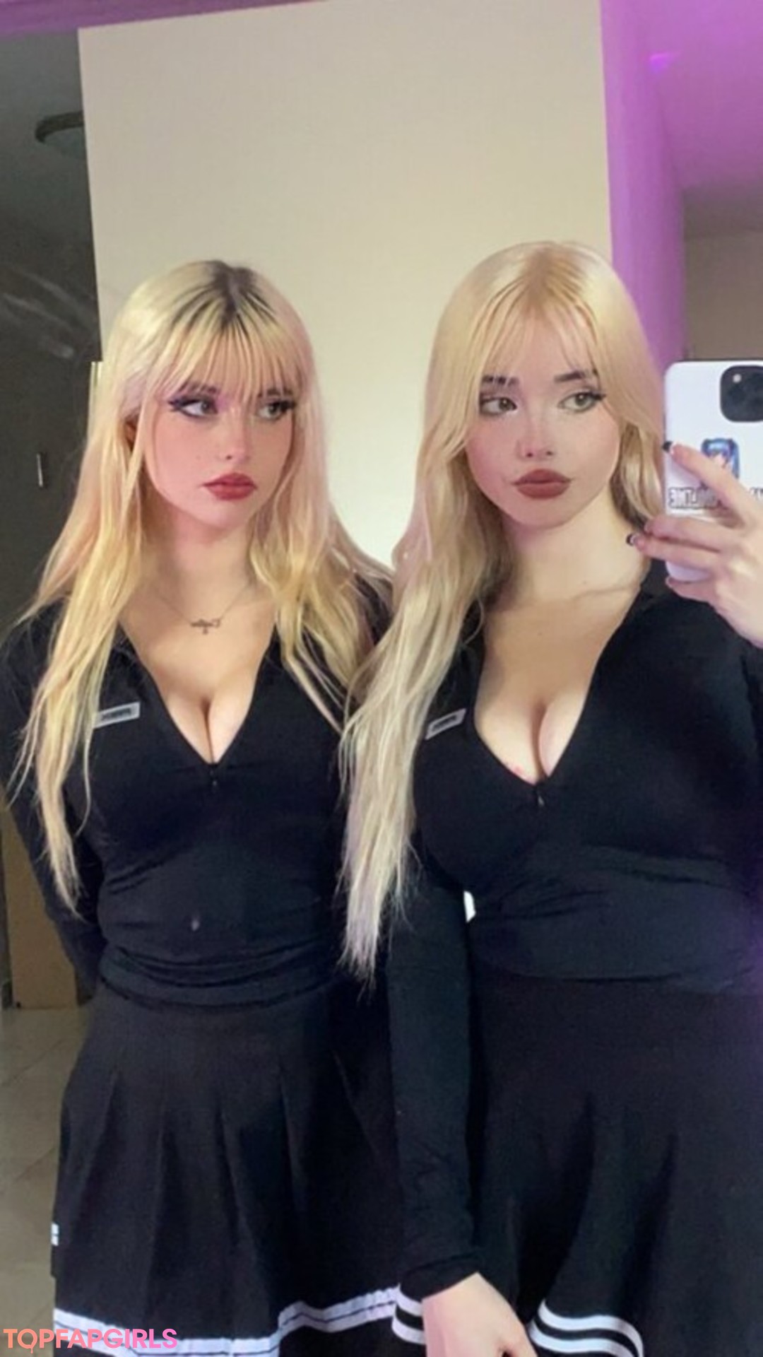 Photo nue de fuite OnlyFans de Burch Twins #534