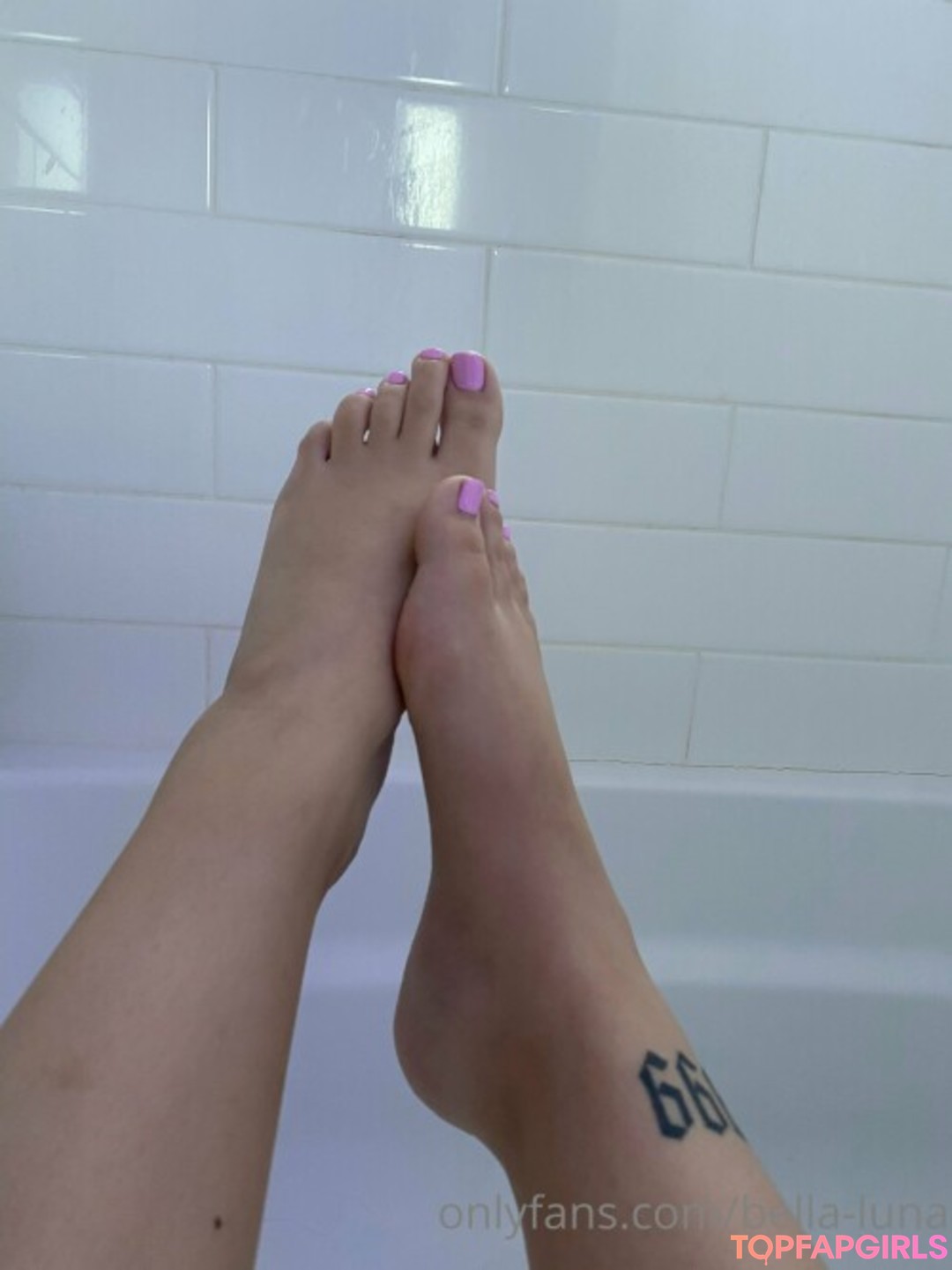 Photo nue de fuite OnlyFans de Bella Luna #2