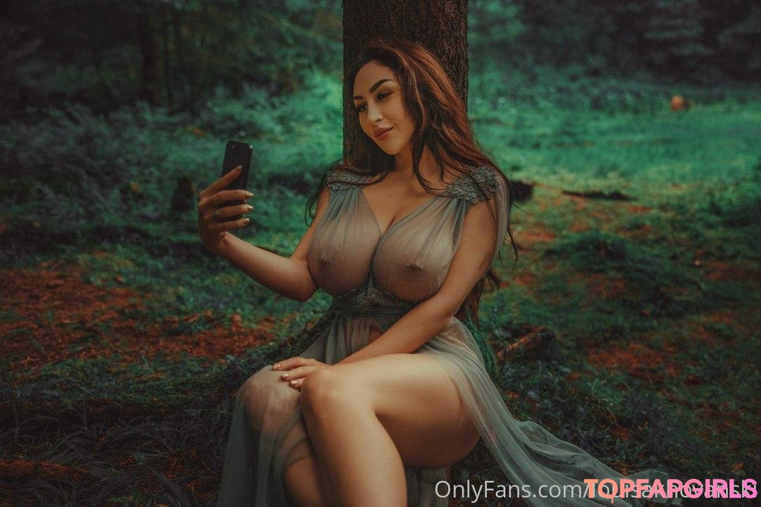 Photo nue de fuite OnlyFans de Louisa Khovanski #126