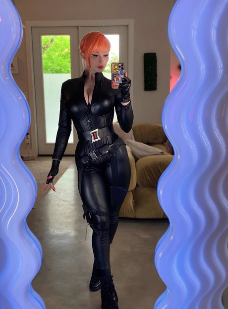 Jenna Lynn Meowri
