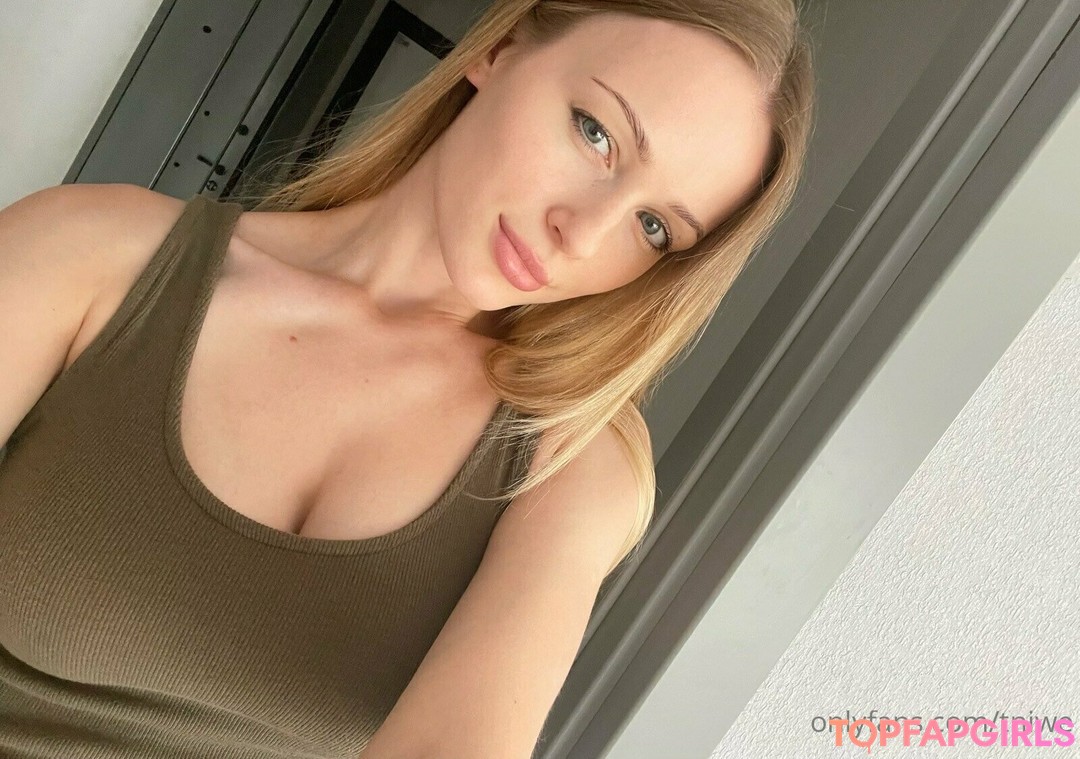 Photo nue de fuite OnlyFans de Tniwe #2305