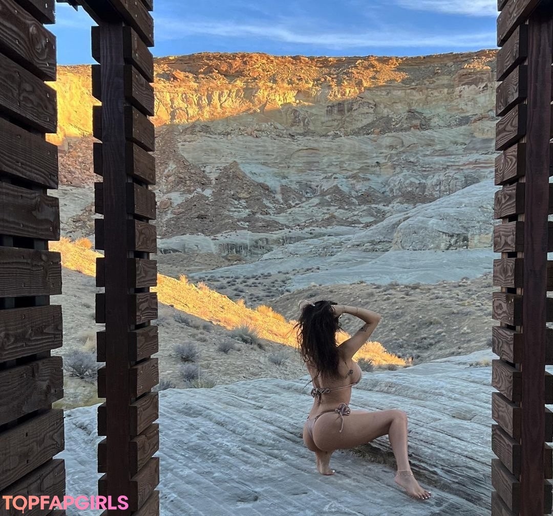 Photo nue de fuite OnlyFans de Mia Khalifa #467