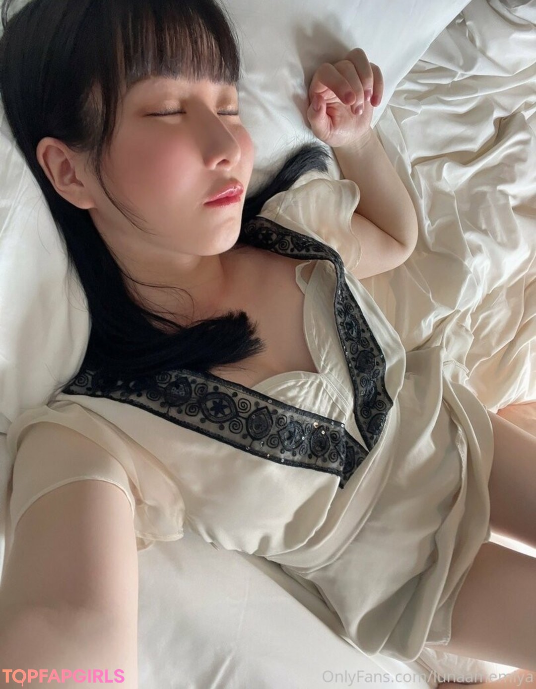 Photo nue de fuite OnlyFans de Lunaamemiya #1492