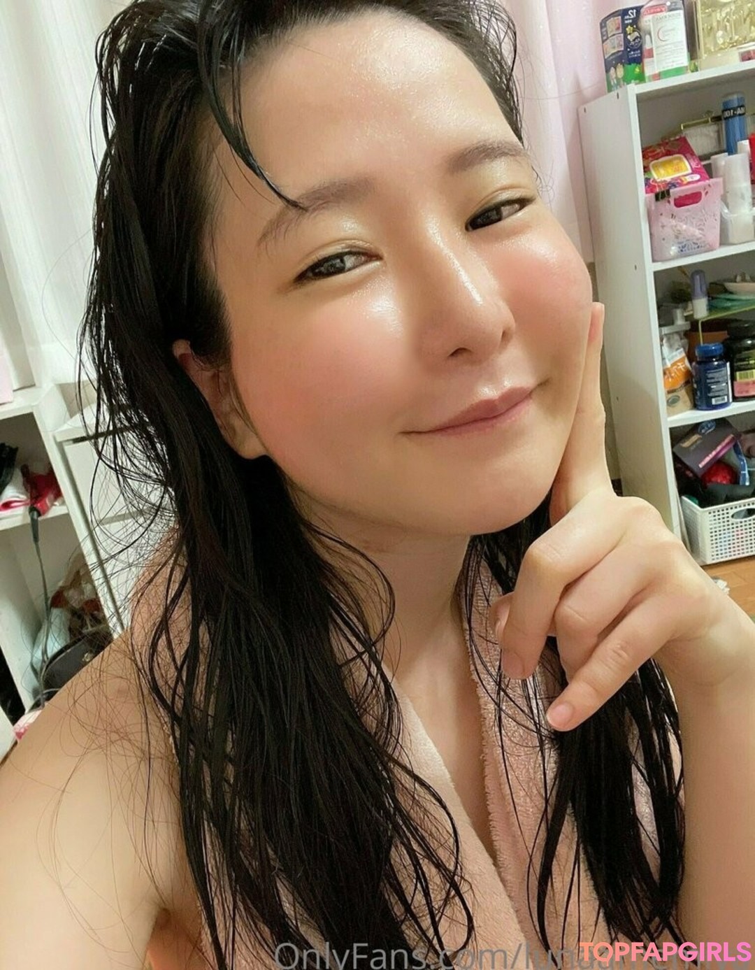Photo nue de fuite OnlyFans de Lunaamemiya #1570