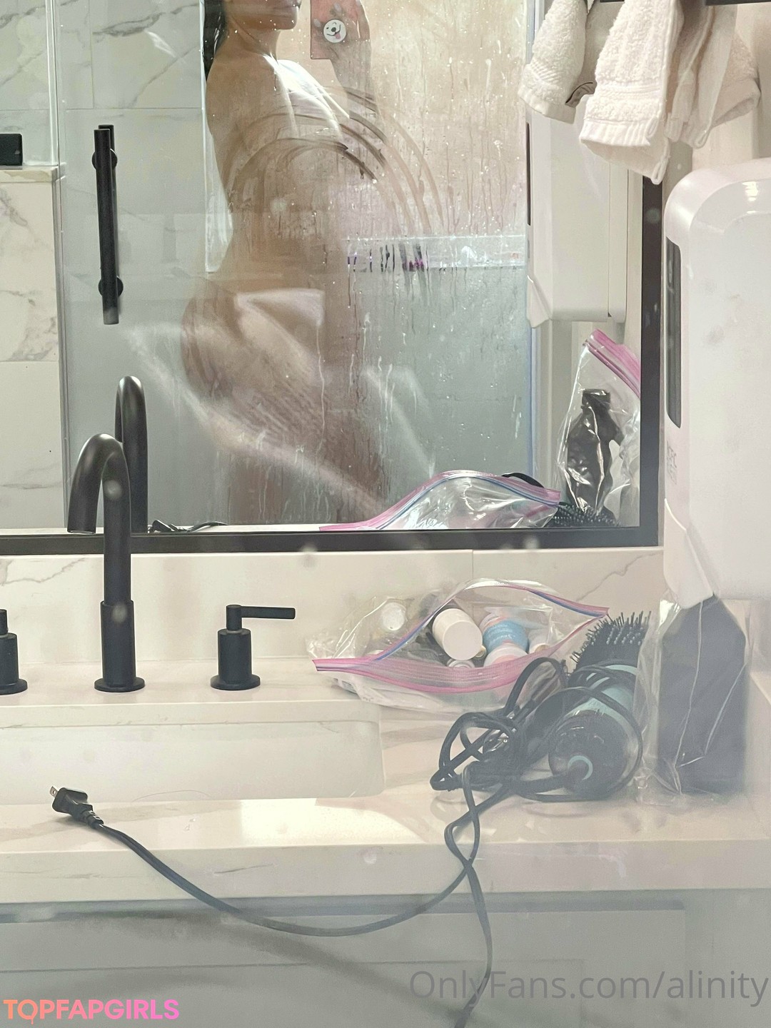 Photo nue de fuite OnlyFans de Alinity #627