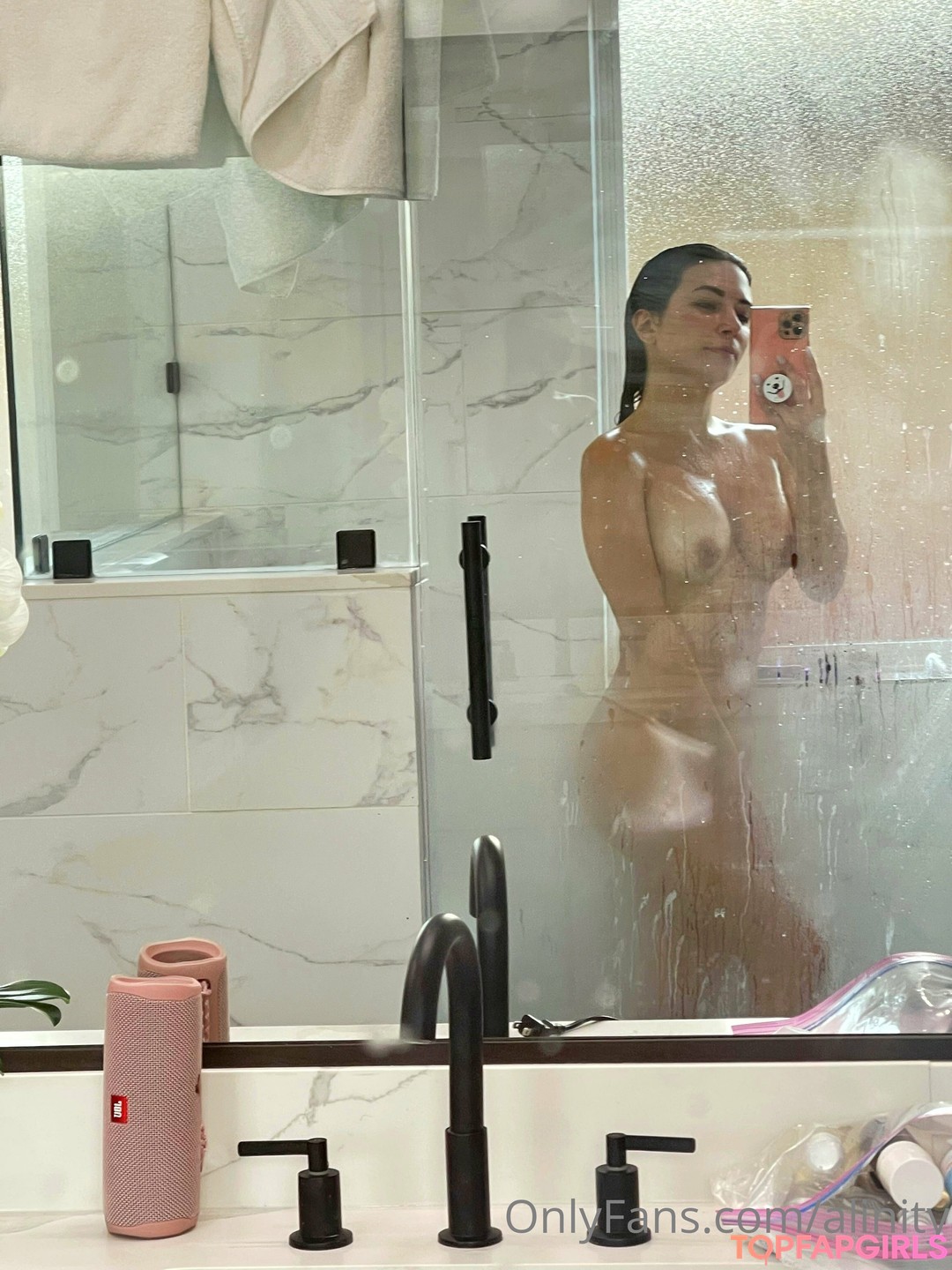 Photo nue de fuite OnlyFans de Alinity #628