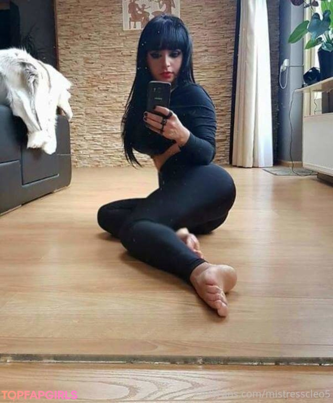 Photo nue de fuite OnlyFans de Mistress Cleopatra #11
