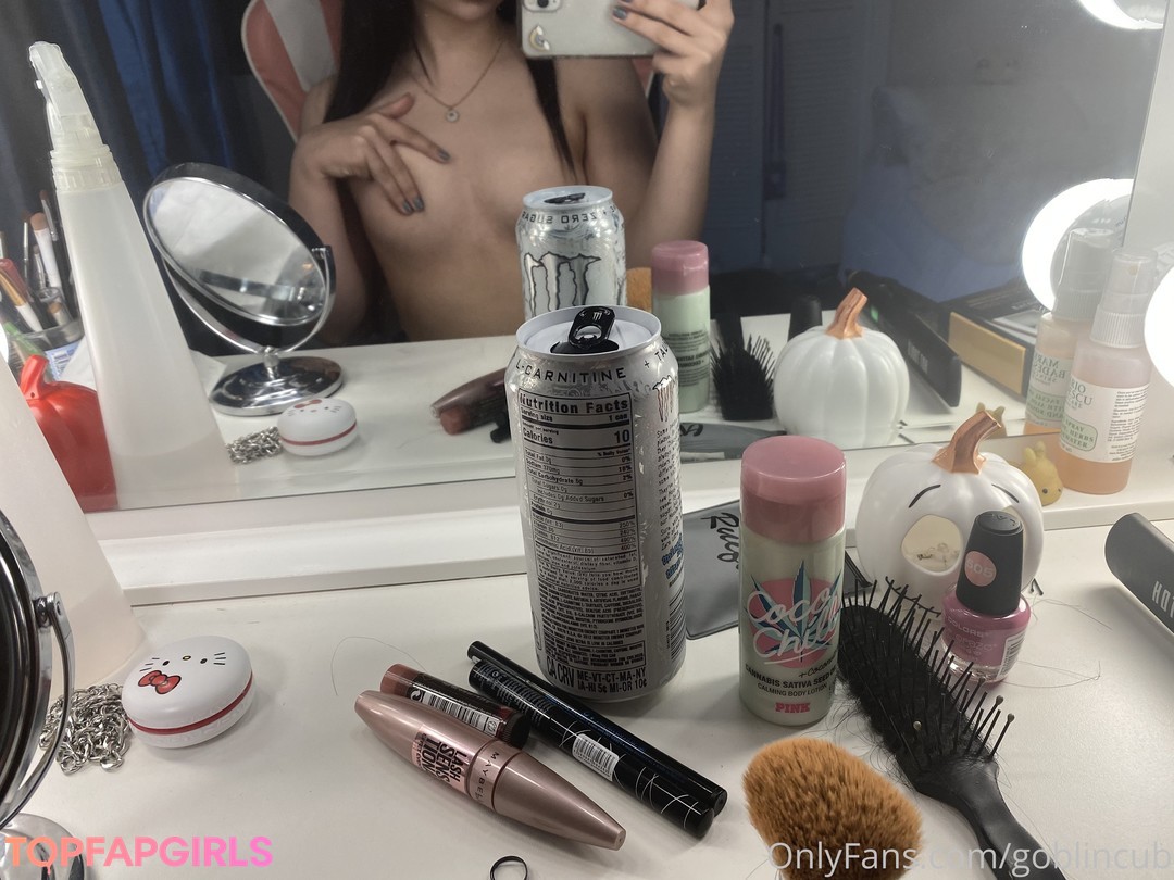 Photo nue de fuite OnlyFans de Goblincub #994