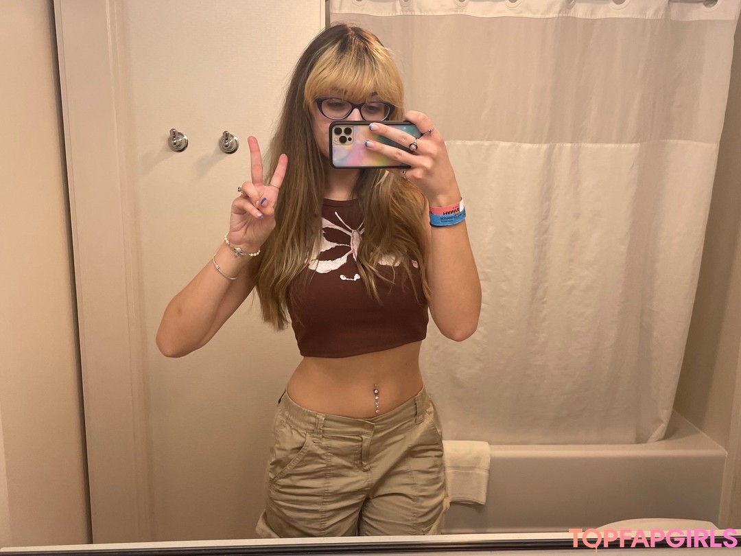 Photo nue de fuite OnlyFans de Rowsvee #973