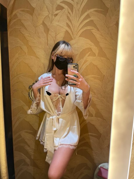 Photo nue de fuite OnlyFans de Rowsvee