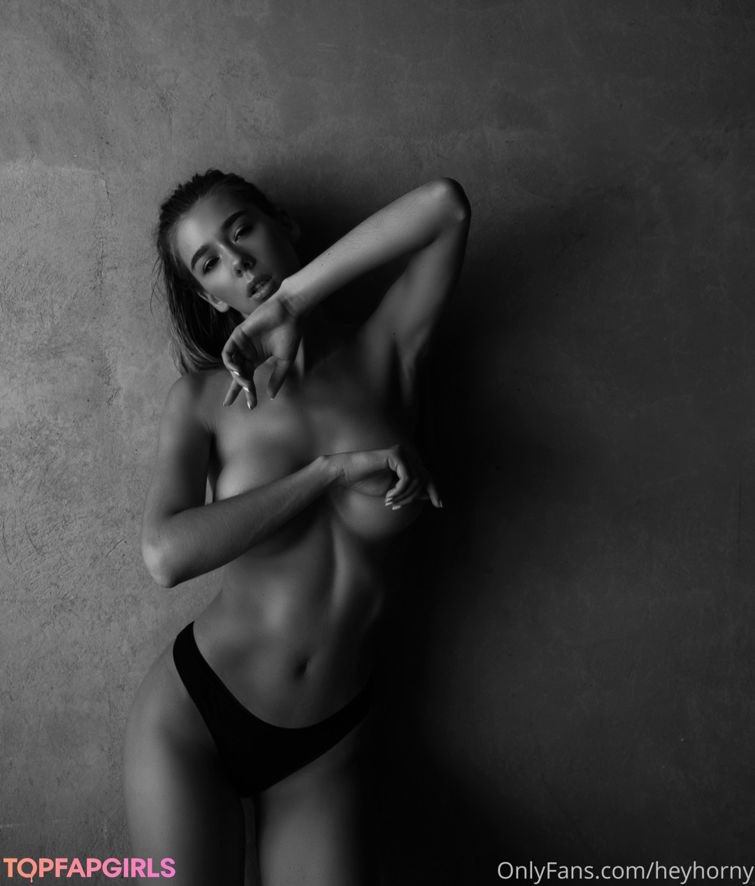 Photo nue de fuite OnlyFans de Mira #7