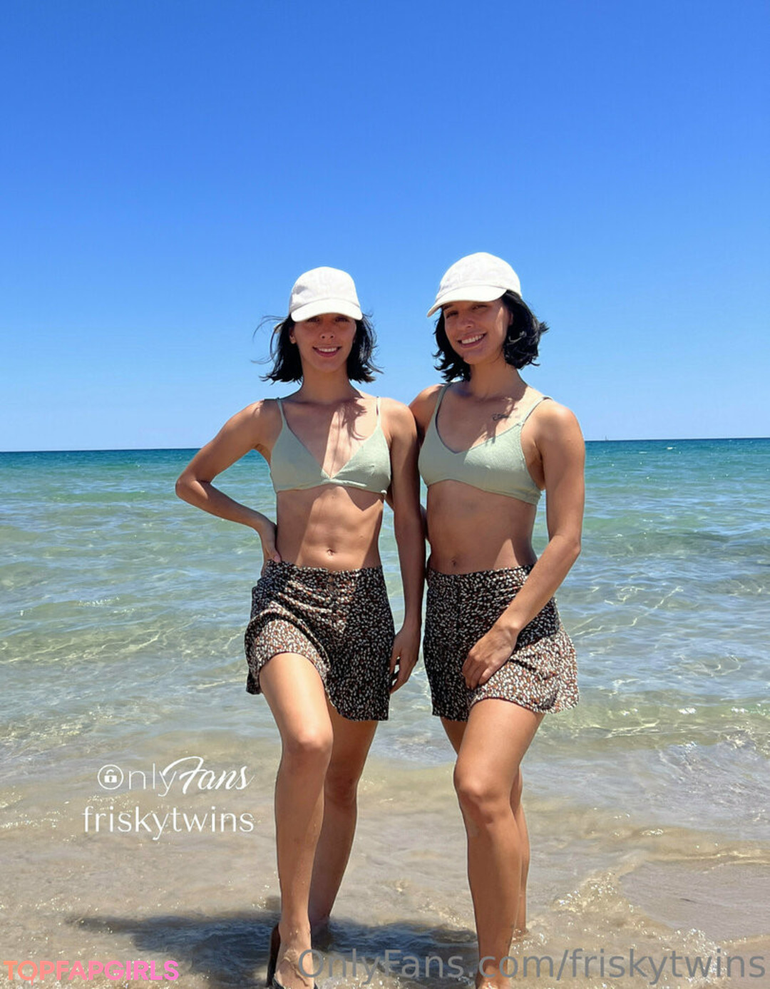 Photo nue de fuite OnlyFans de Frisky Twins #191