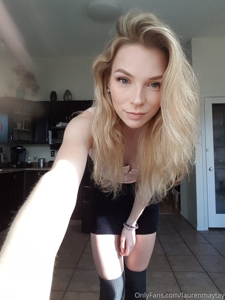 Photo nue de fuite OnlyFans de Lauren May Taylor