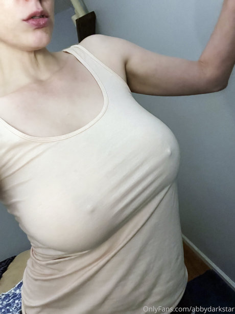 Photo nue de fuite OnlyFans de Abby Dark Star