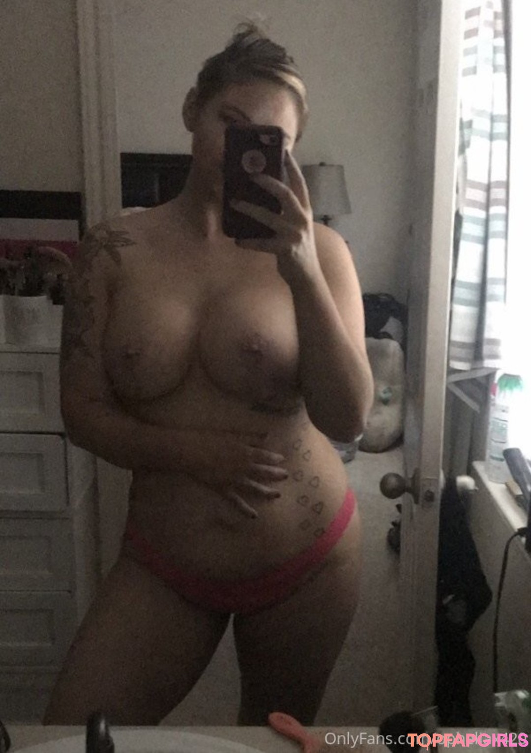 Photo nue de fuite OnlyFans de Ophelia O #7