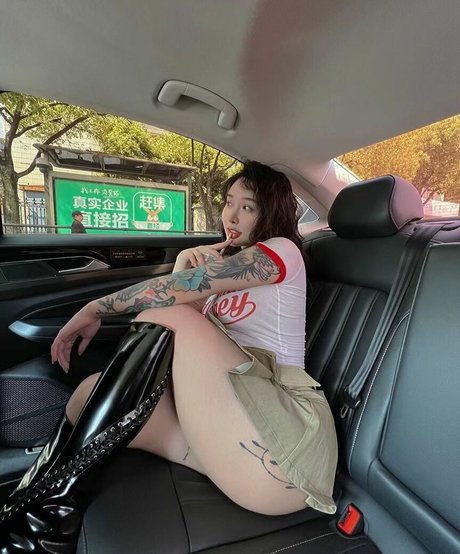 Hitomi Songyuxin