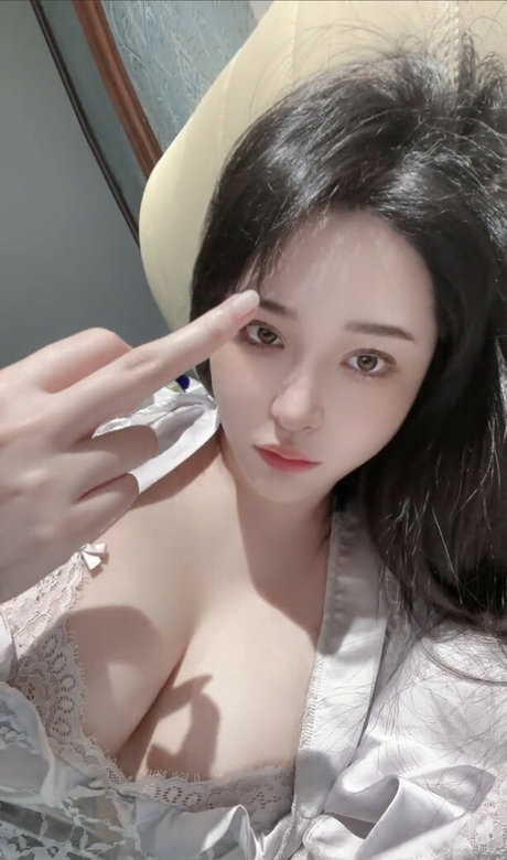 Hitomi Songyuxin