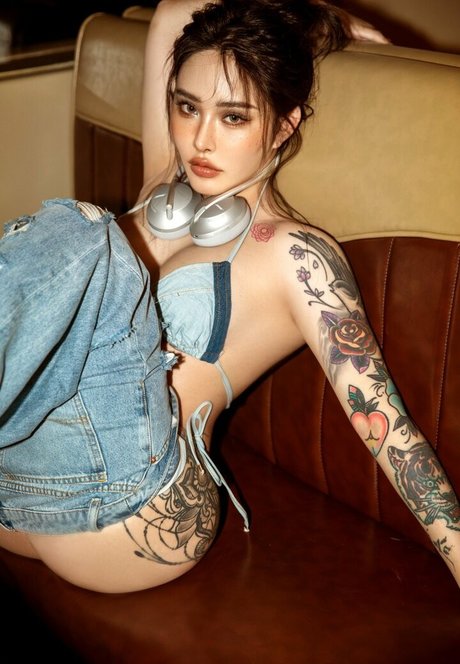 Hitomi Songyuxin