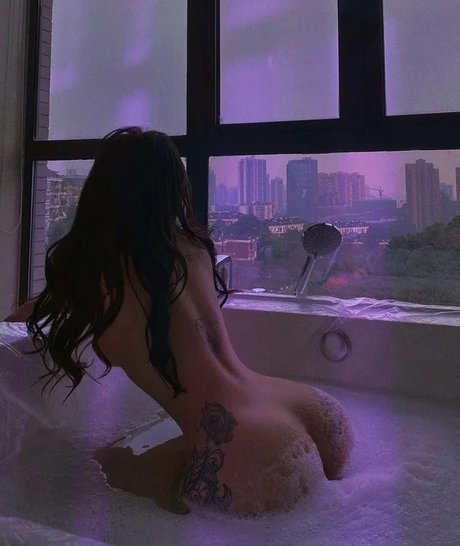Hitomi Songyuxin