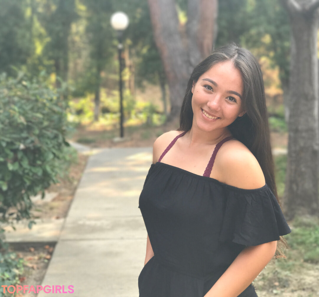 Photo nue de fuite OnlyFans de Eliza Chau #249