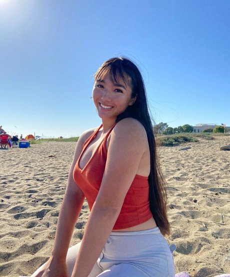 Photo nue de fuite OnlyFans de Eliza Chau