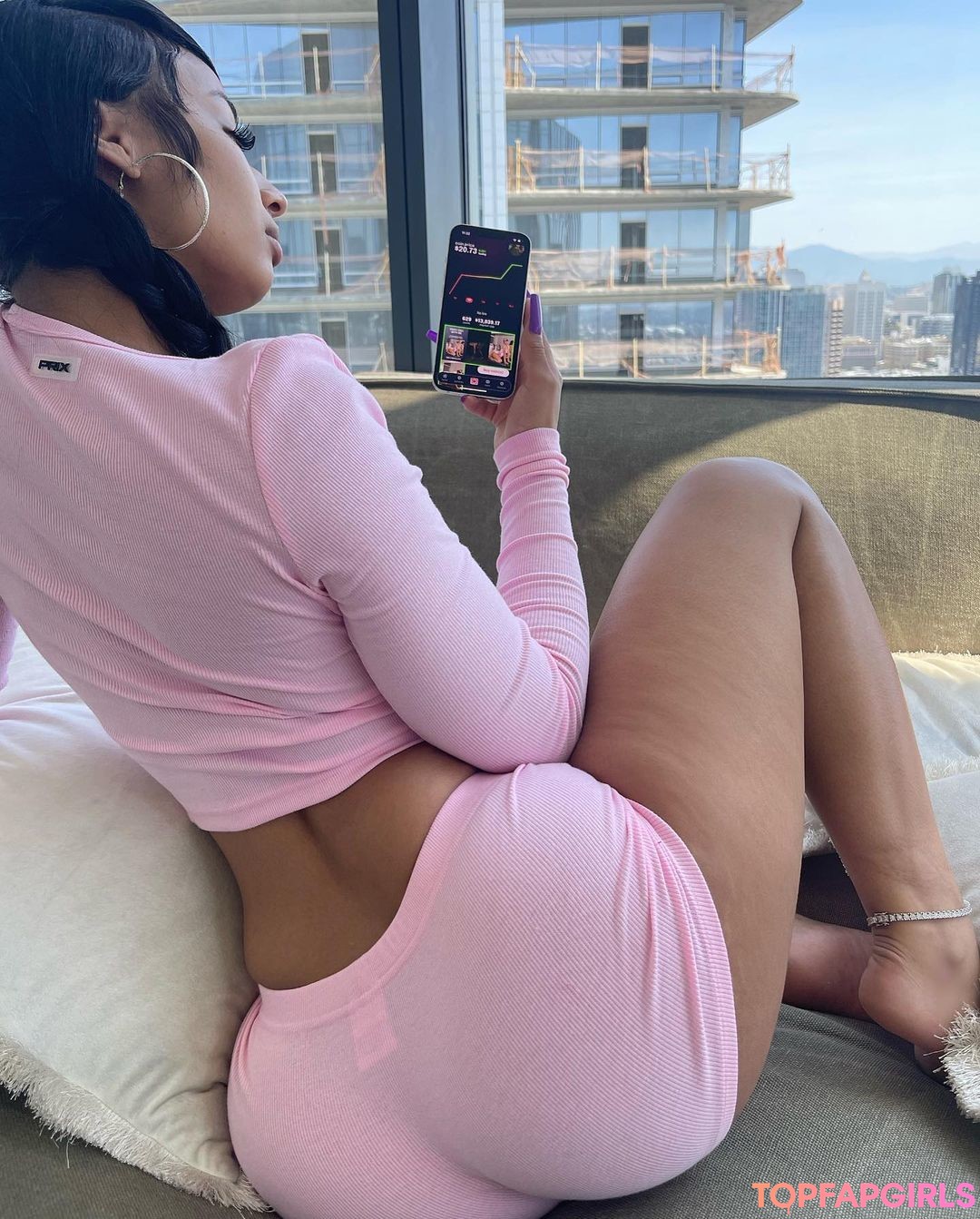 Photo nue de fuite OnlyFans de Rubixrose #2