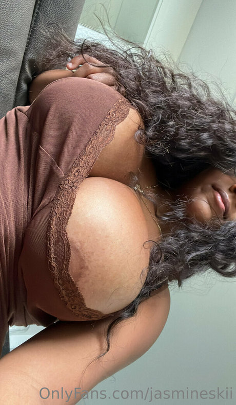 Photo nue de fuite OnlyFans de Jasmine