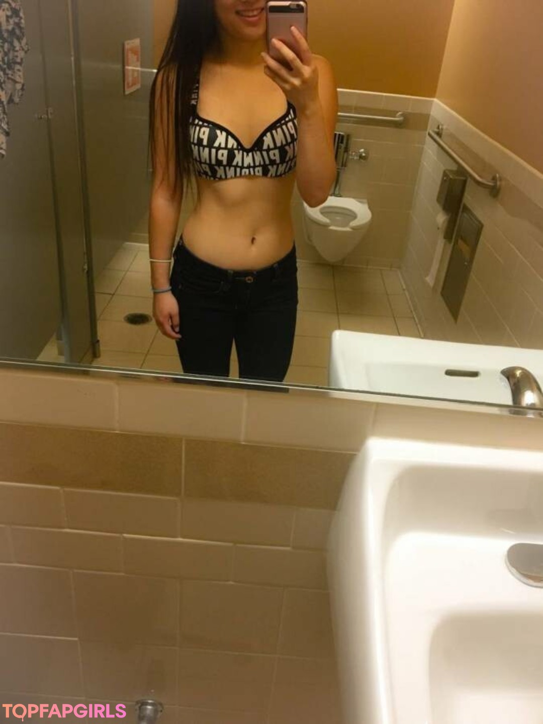 Photo nue de fuite OnlyFans de Ari #221