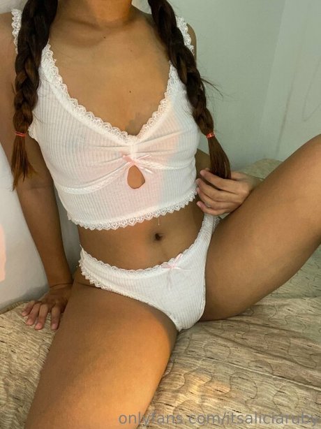 Alicia Ruby