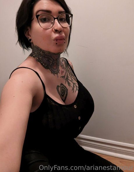 Photo nue de fuite OnlyFans de Ariane Saint Amour