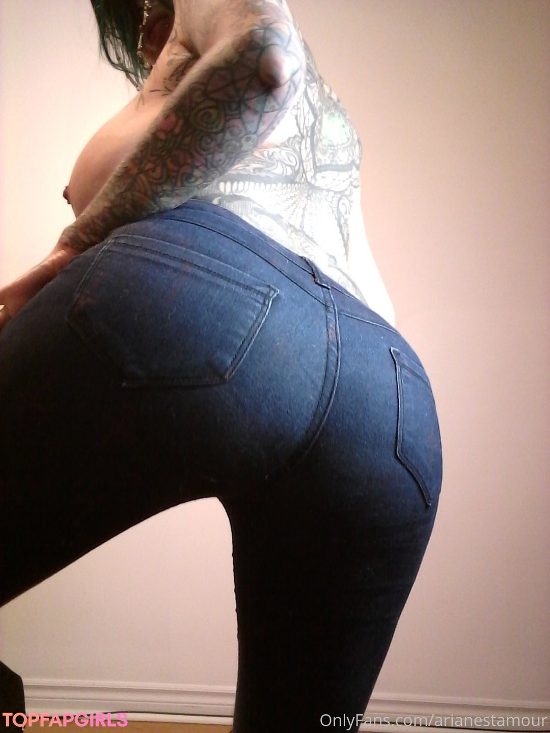 Photo nue de fuite OnlyFans de Ariane Saint Amour #337