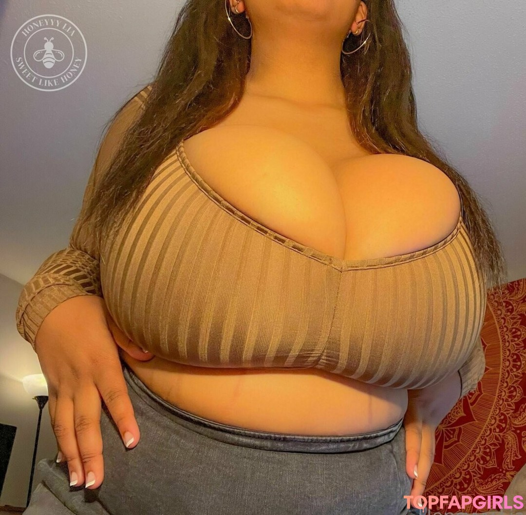 Photo nue de fuite OnlyFans de Miss Honey Mia #48