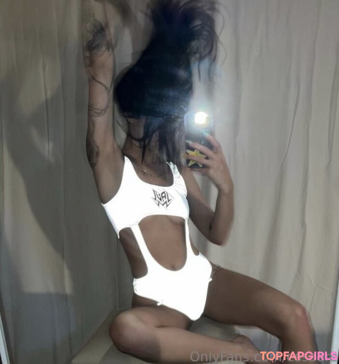 Photo nue de fuite OnlyFans de Essaere #67