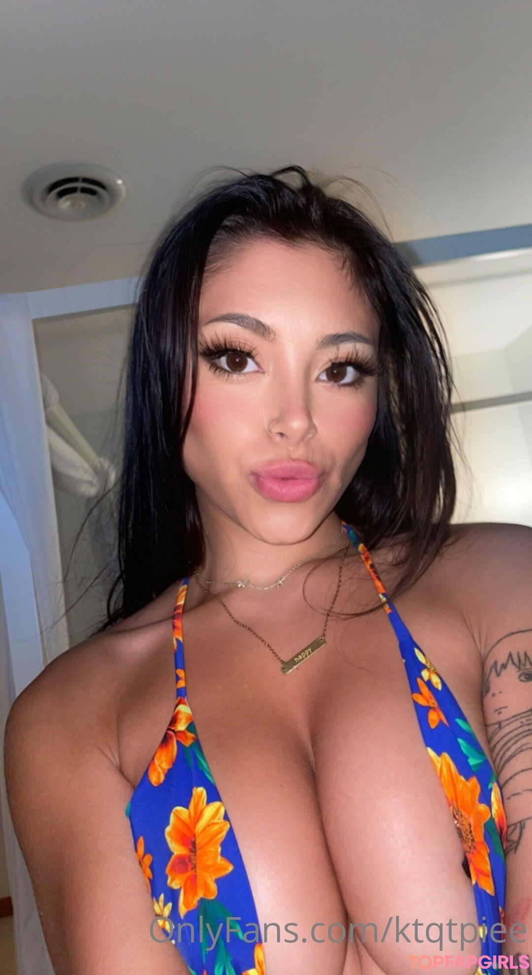 Photo nue de fuite OnlyFans de Katie Murch #3