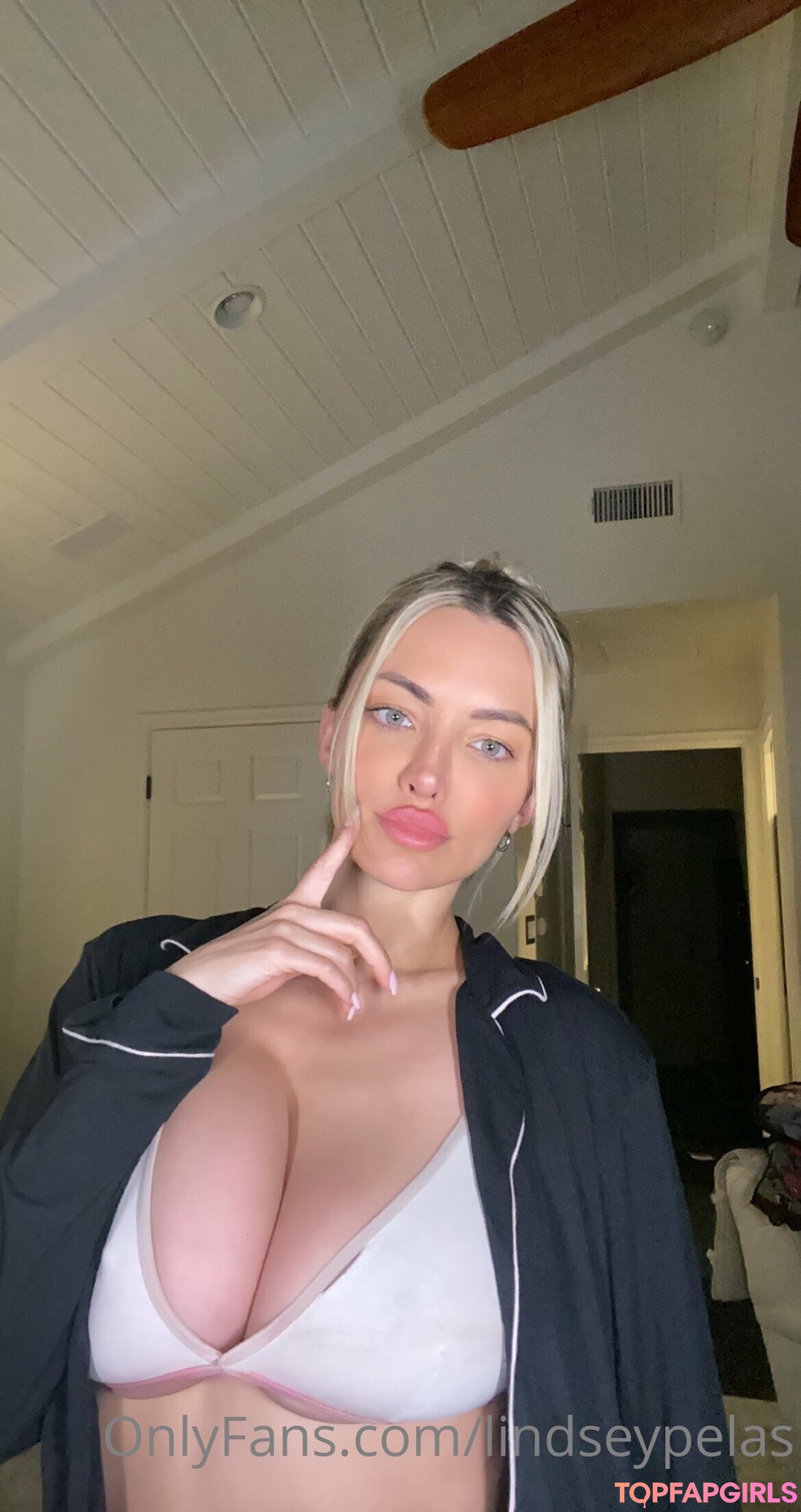 Photo nue de fuite OnlyFans de Lindsey Pelas #5