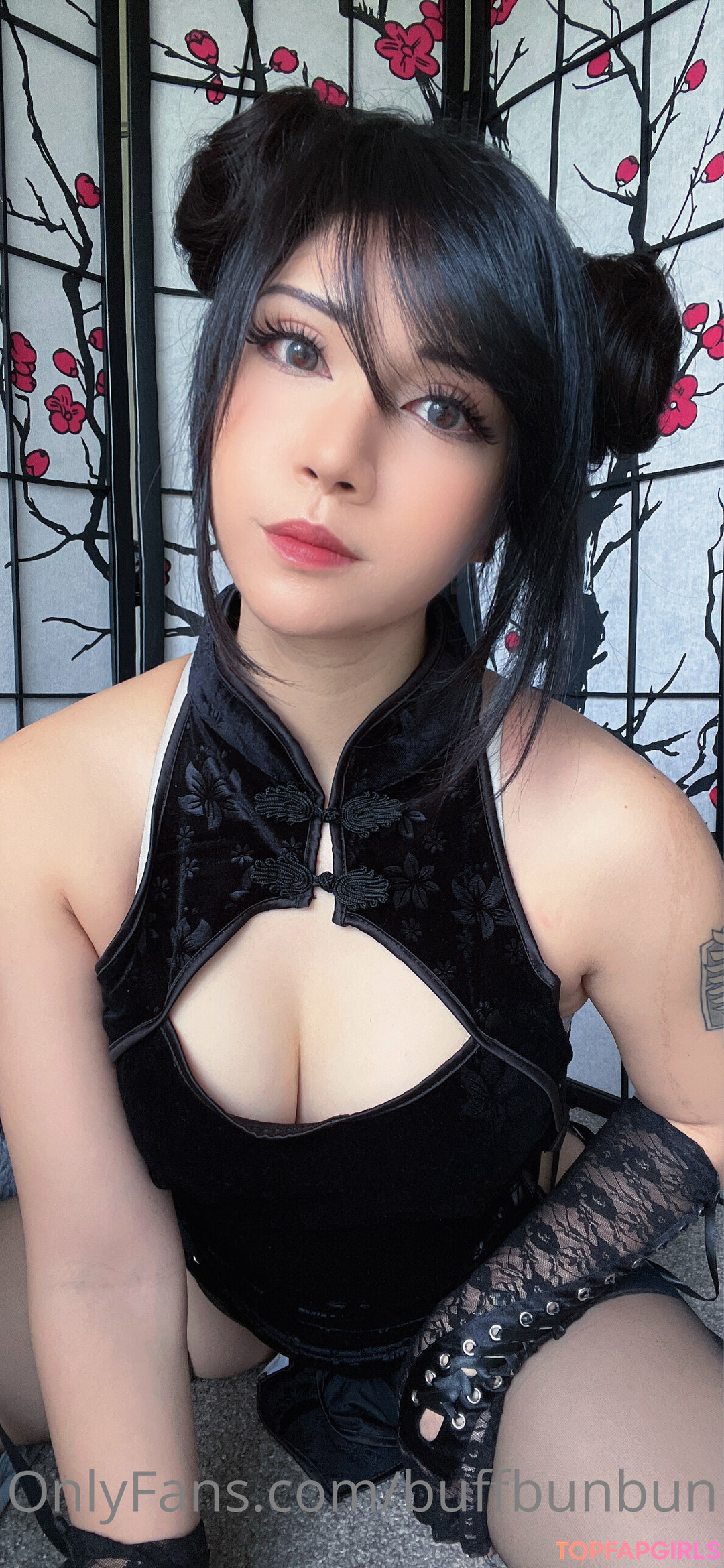 Photo nue de fuite OnlyFans de Womanwearingred #110