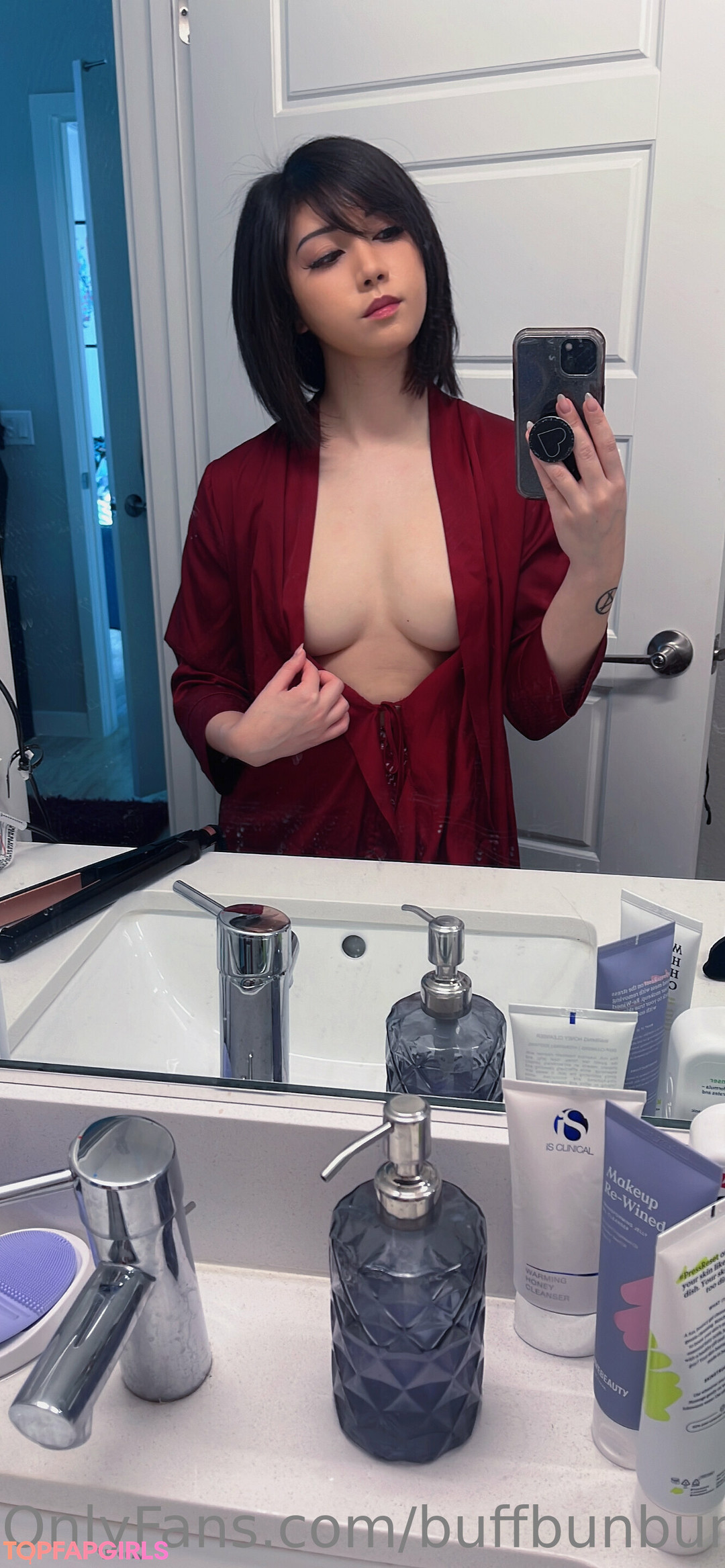 Photo nue de fuite OnlyFans de Womanwearingred #136
