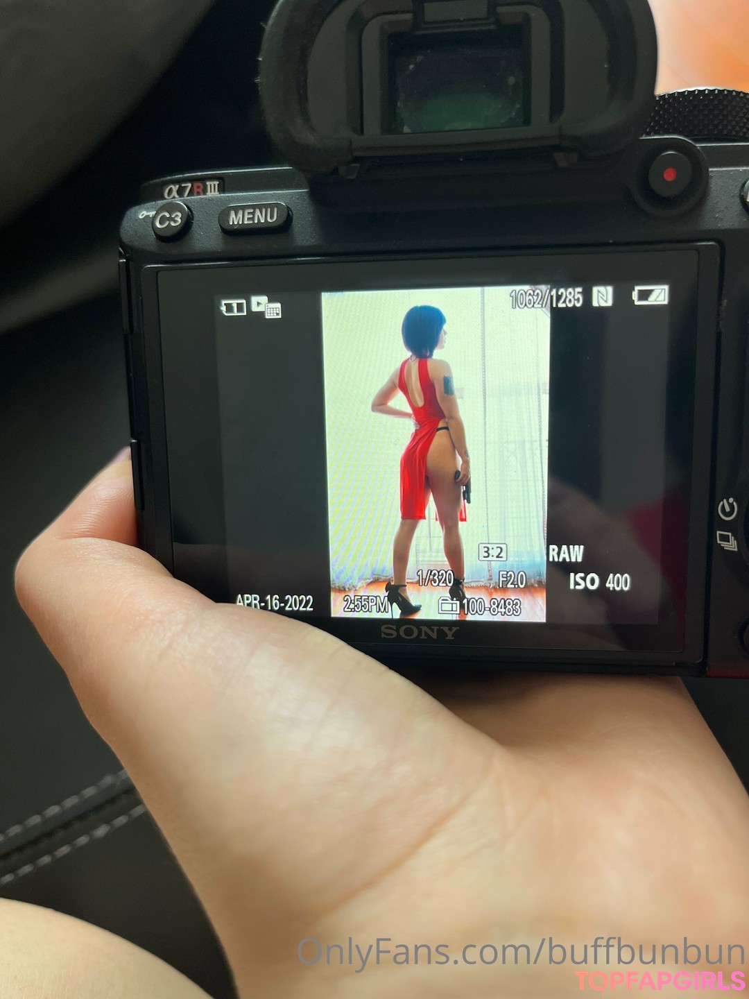 Photo nue de fuite OnlyFans de Womanwearingred #209