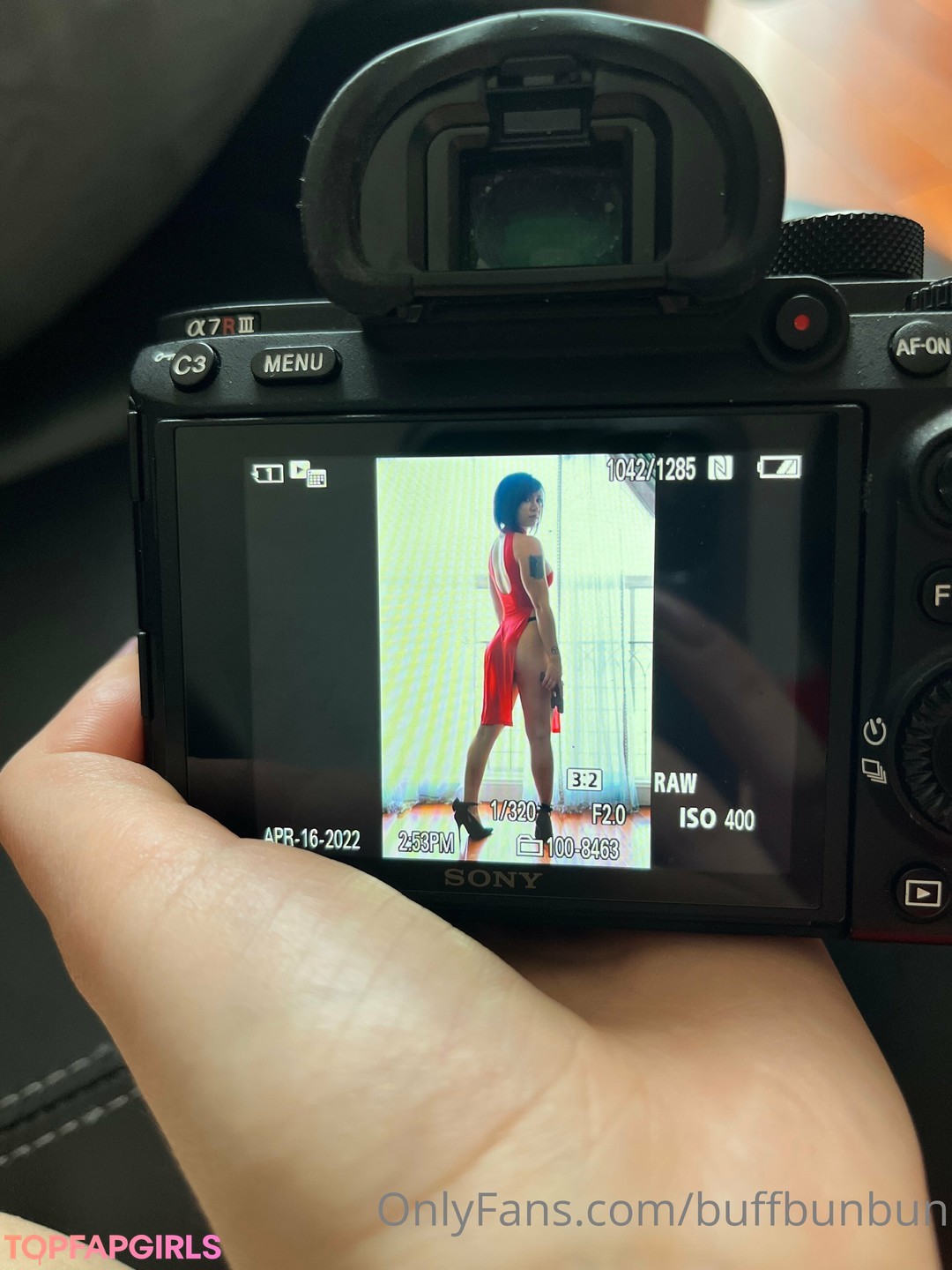 Photo nue de fuite OnlyFans de Womanwearingred #211