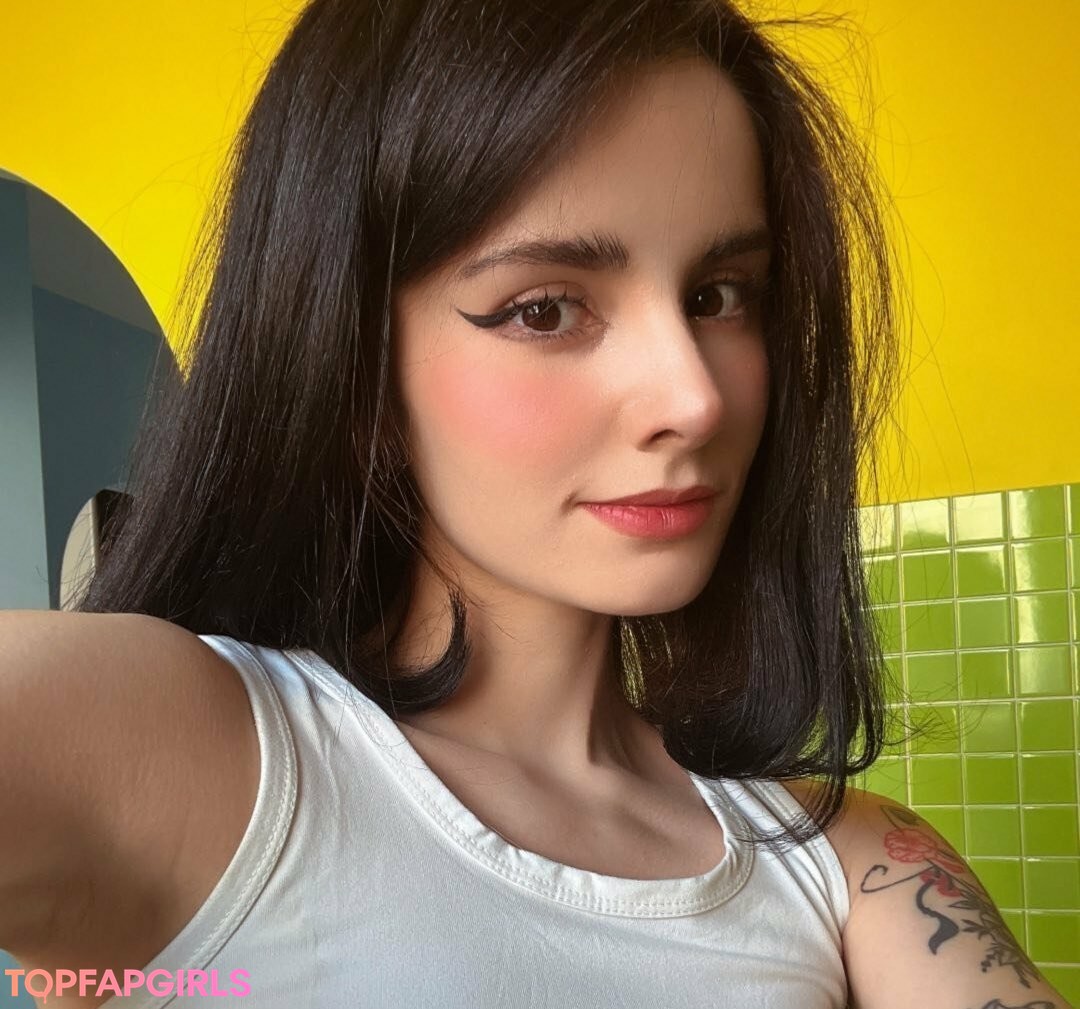 Photo nue de fuite OnlyFans de Loona #1129