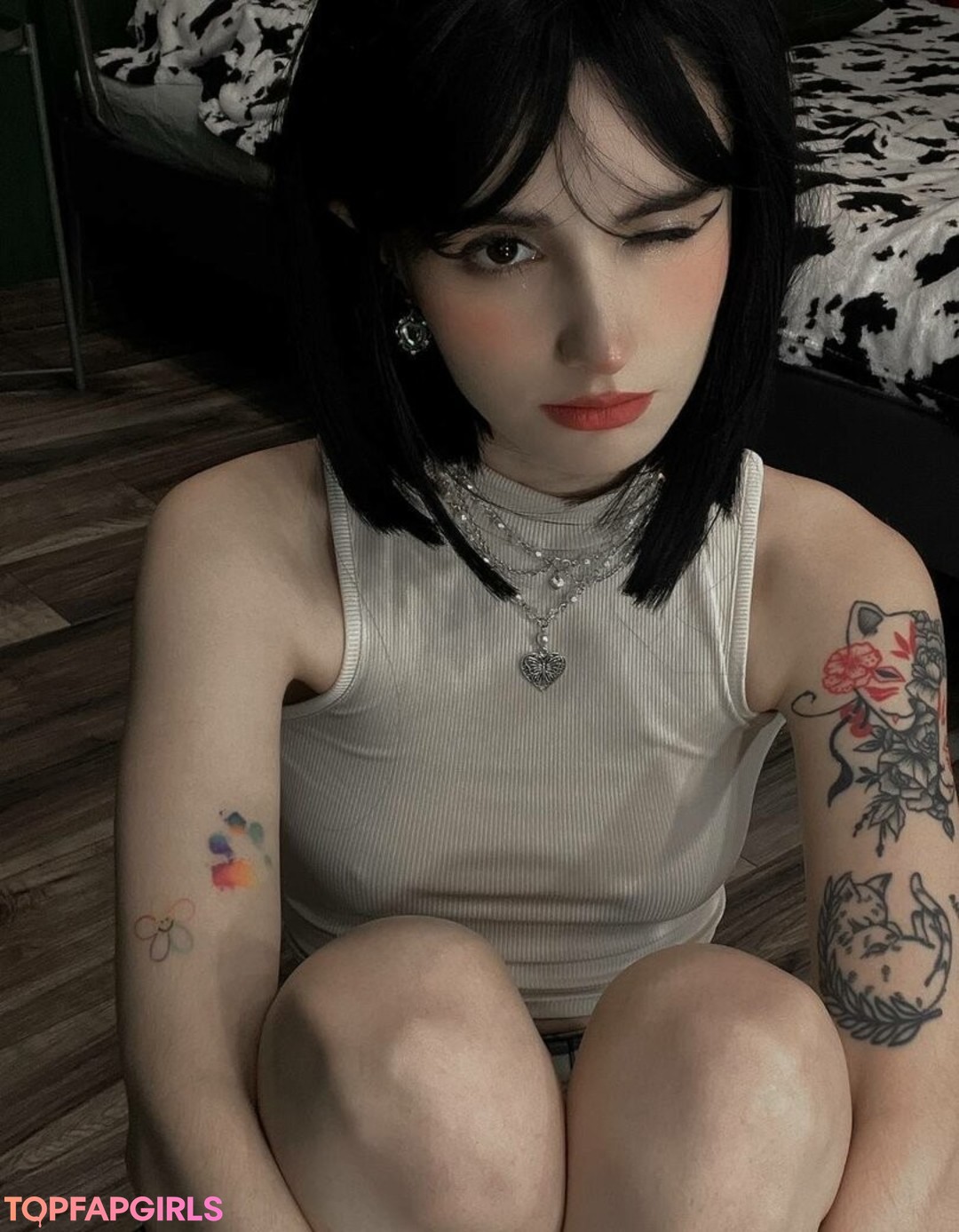 Photo nue de fuite OnlyFans de Loona #1232