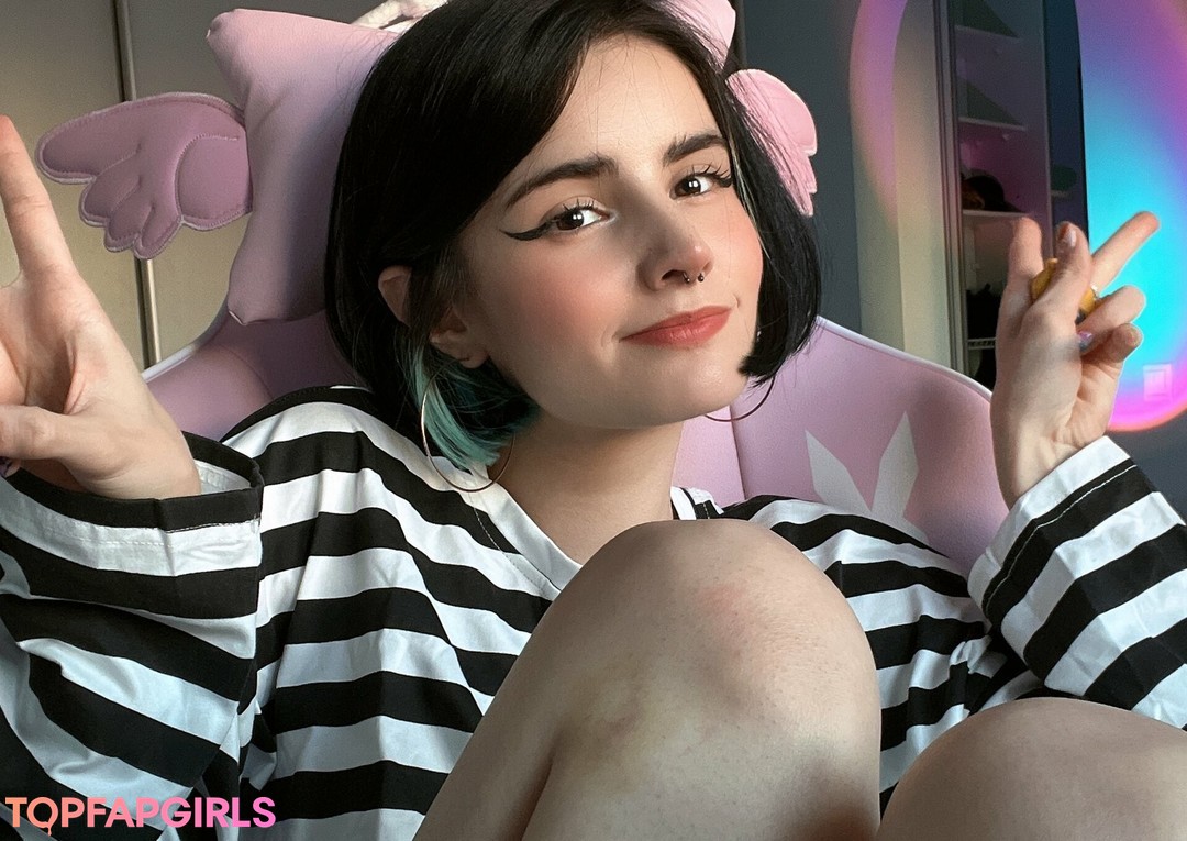 Photo nue de fuite OnlyFans de Loona #397