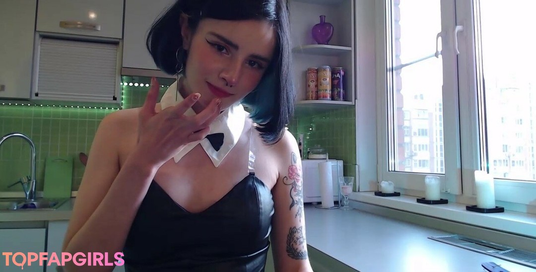 Photo nue de fuite OnlyFans de Loona #869